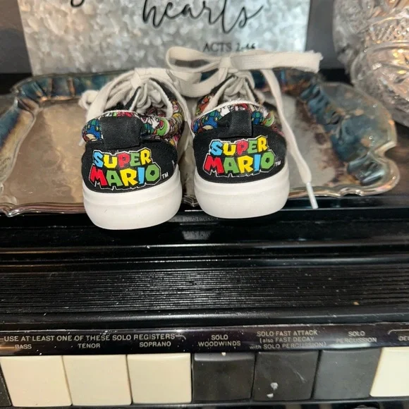 Size 13 Boys Supermario shoes Gently Used - Picture 2 of 7